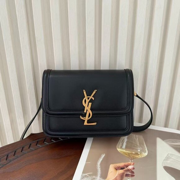 Yves Saint Laurent Chain Bags, Wallets - Picture 1 of 10